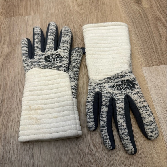 The North Face Cream and Grey Gloves - Picture 4 of 5